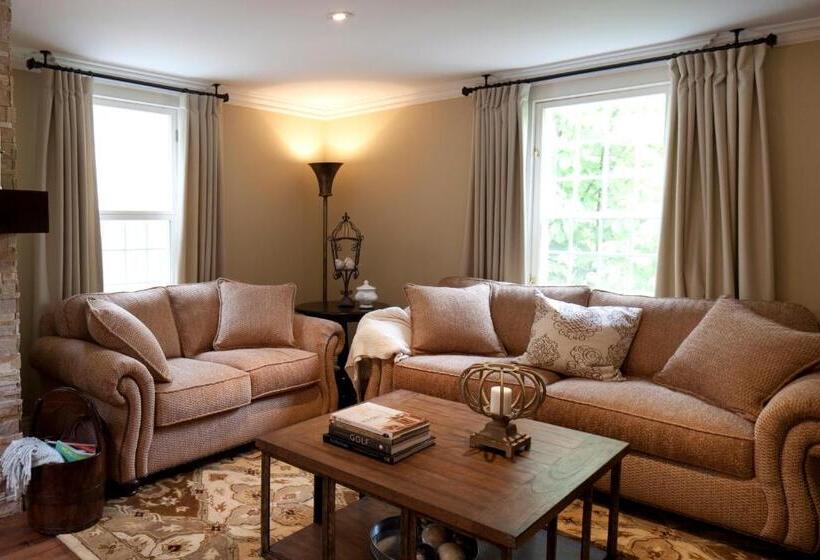 Resort Otel 124 On Queen Hotel & Spa