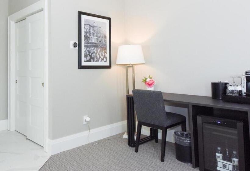 Resort Otel 124 On Queen Hotel & Spa