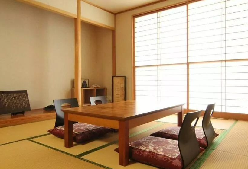 旅館 Denshukan Torayanoyu