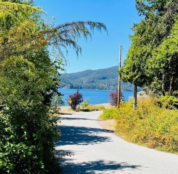 The Tuwanek Hotel And Spa