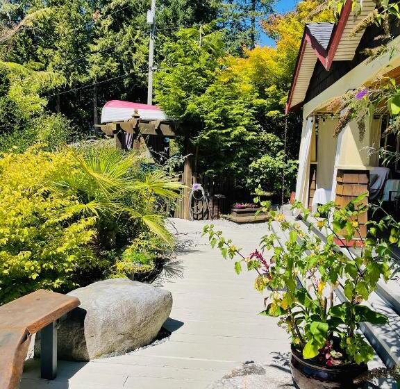 The Tuwanek Hotel And Spa