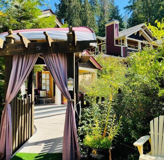 The Tuwanek Hotel And Spa