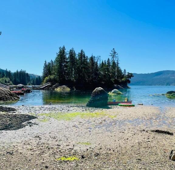 The Tuwanek Hotel And Spa