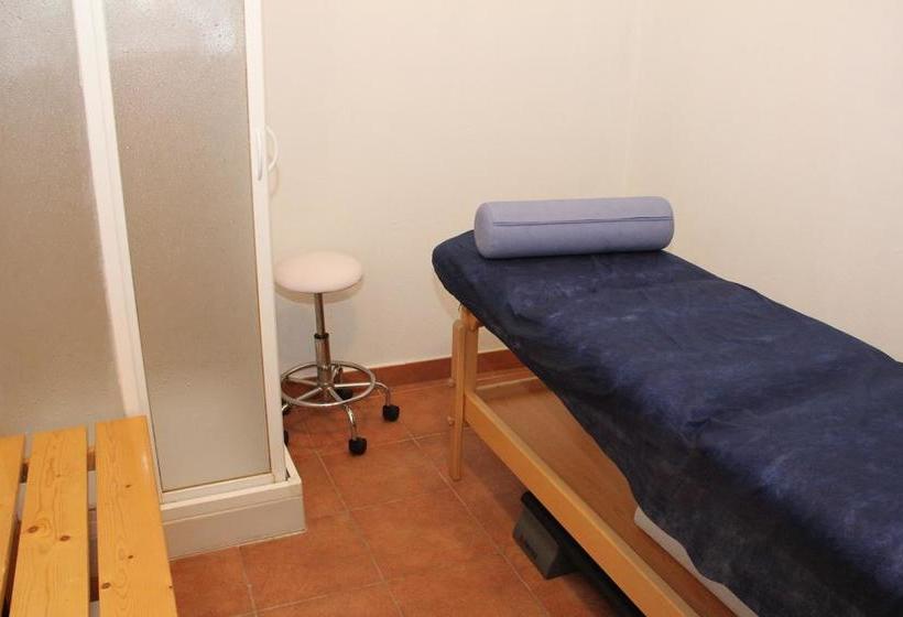 Hostel & Gym Relise Albergue Juvenil