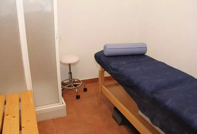 Hostel & Gym Relise   Albergue Juvenil