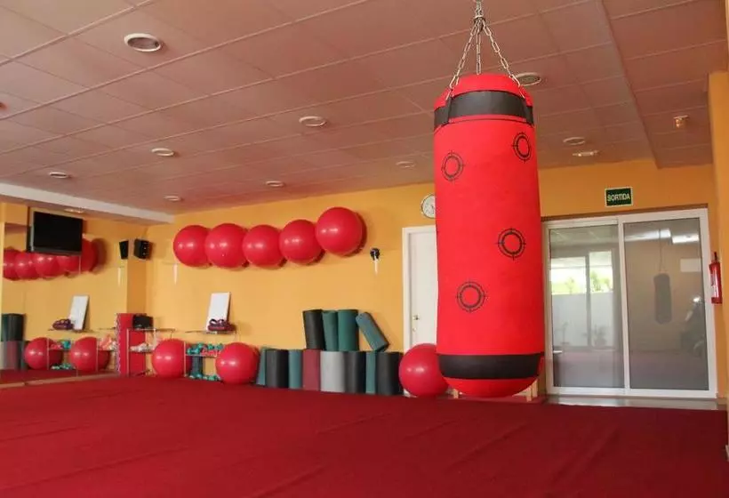 Hostel & Gym Relise   Albergue Juvenil