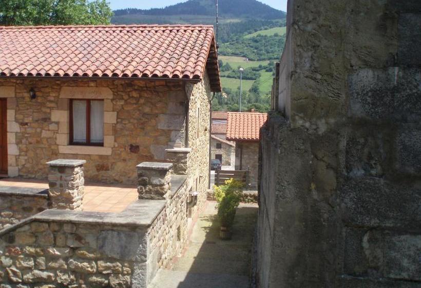 Общежитие Apartamentos Rurales La Casa Vieja De Alceda