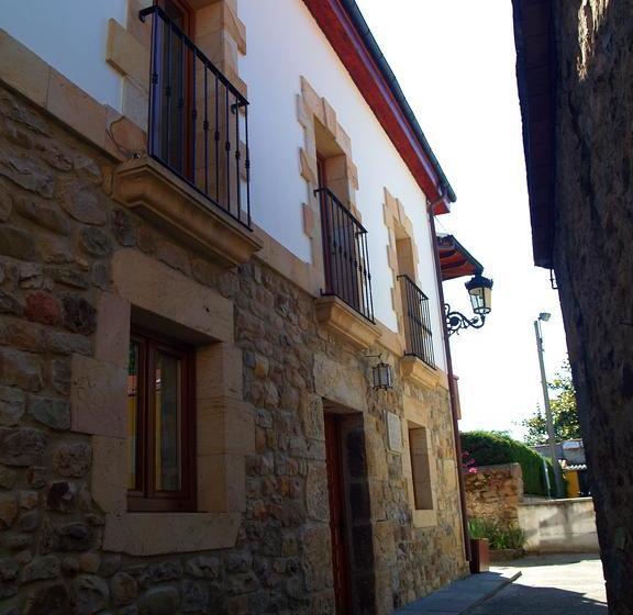 Общежитие Apartamentos Rurales La Casa Vieja De Alceda