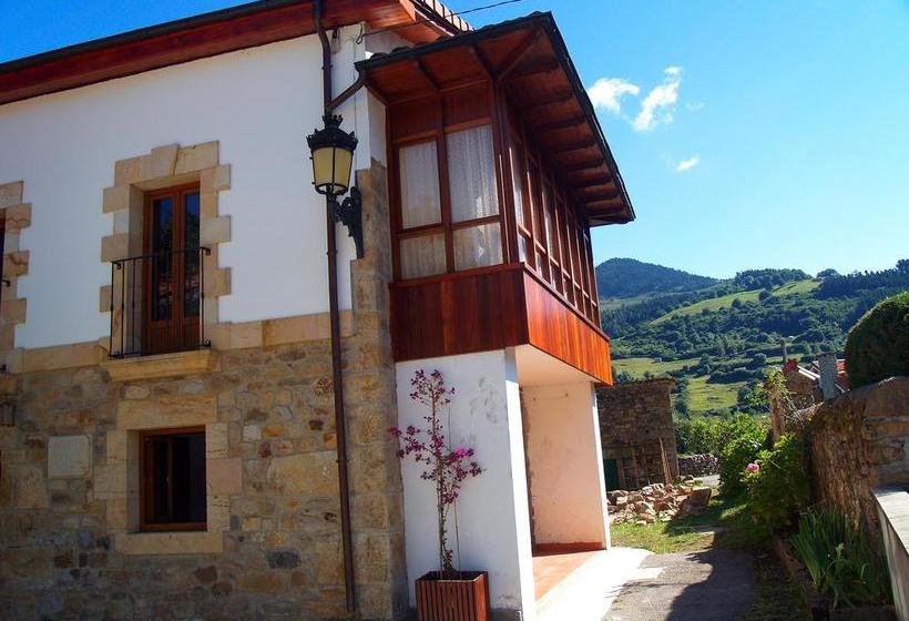 Общежитие Apartamentos Rurales La Casa Vieja De Alceda