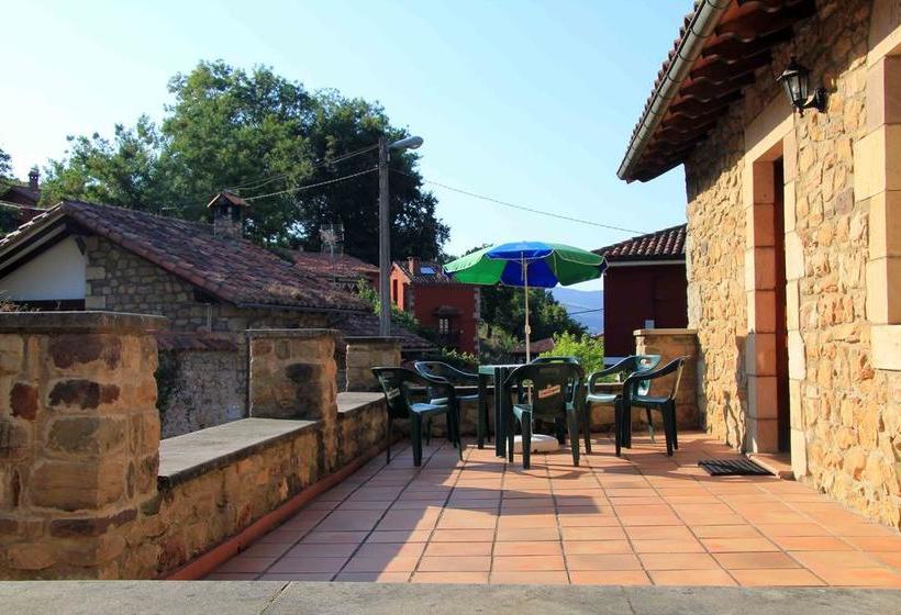 Общежитие Apartamentos Rurales La Casa Vieja De Alceda