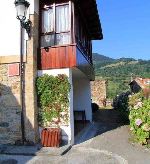 Общежитие Apartamentos Rurales La Casa Vieja De Alceda