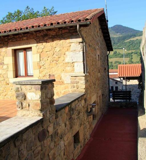 Общежитие Apartamentos Rurales La Casa Vieja De Alceda
