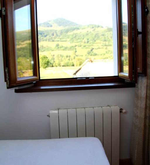 Общежитие Apartamentos Rurales La Casa Vieja De Alceda