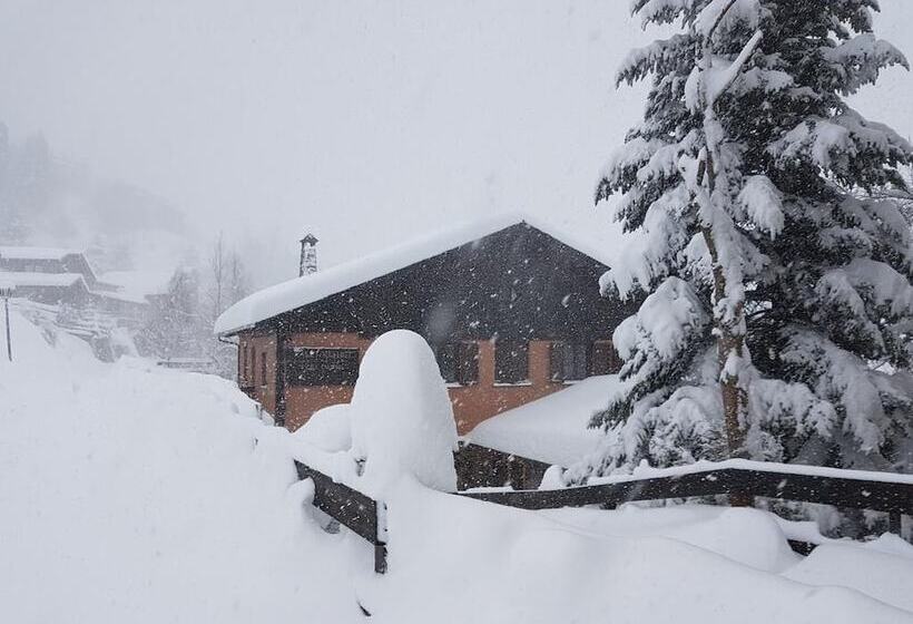 הוסטל Xalet Refugi Pere Carne