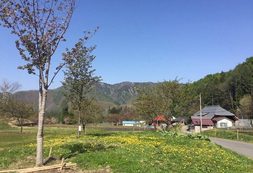 Bed and Breakfast Onsen Pension Hanasakiyama