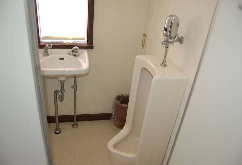 Bed and Breakfast Onsen Pension Hanasakiyama