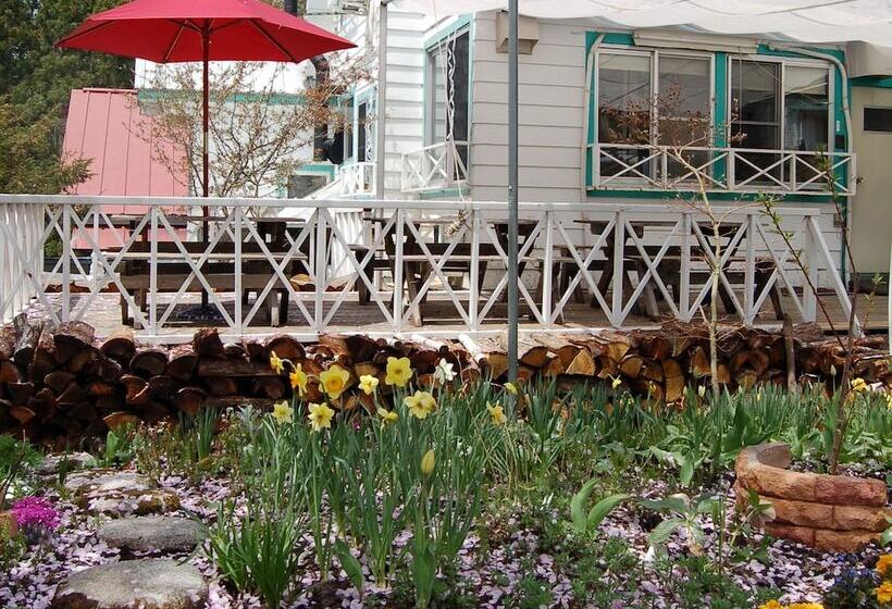 Bed and Breakfast Onsen Pension Hanasakiyama