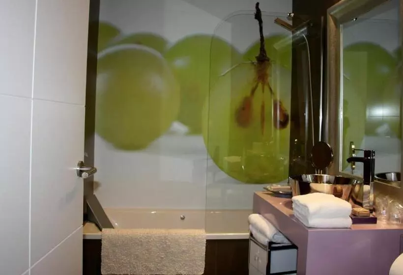 Hotel 7 Uvas