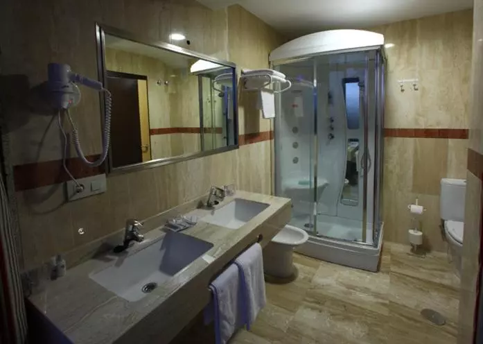 هتل Gran Casona De Sanabria