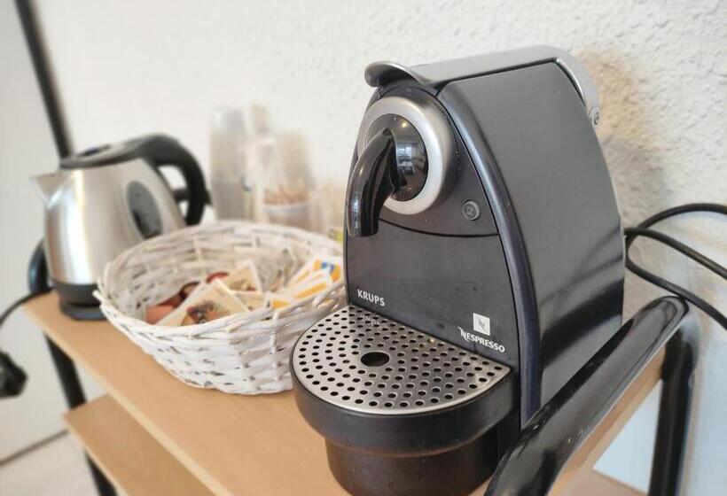 ホテル Hostal Neus