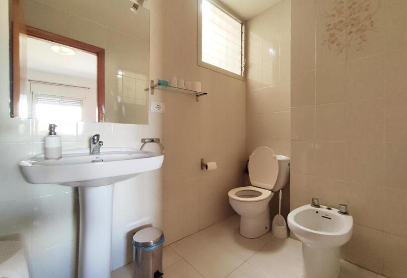 ホテル Hostal Neus