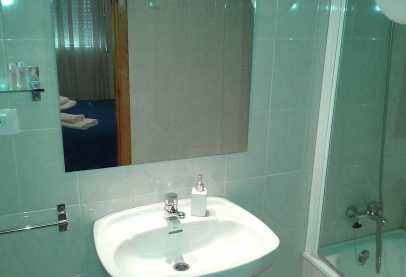 ホテル Hostal Neus