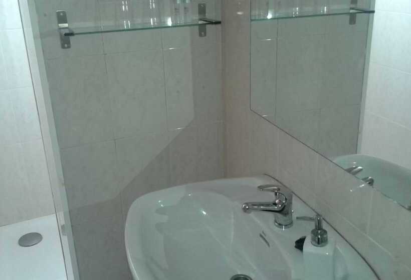 ホテル Hostal Neus