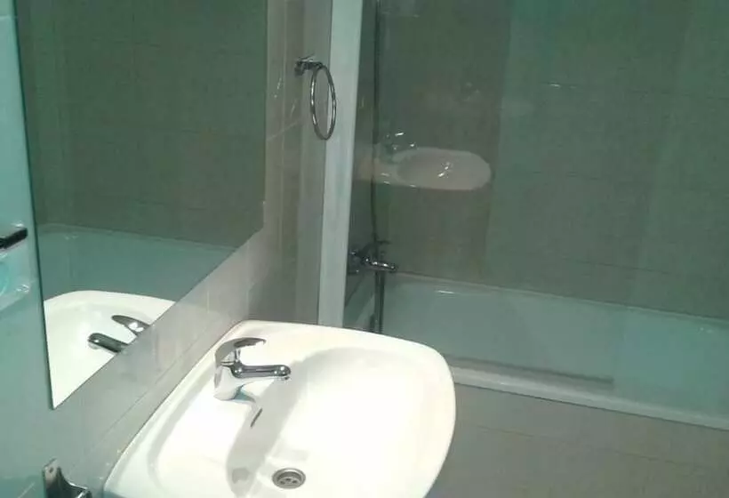 ホテル Hostal Neus