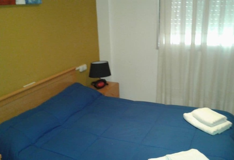 ホテル Hostal Neus