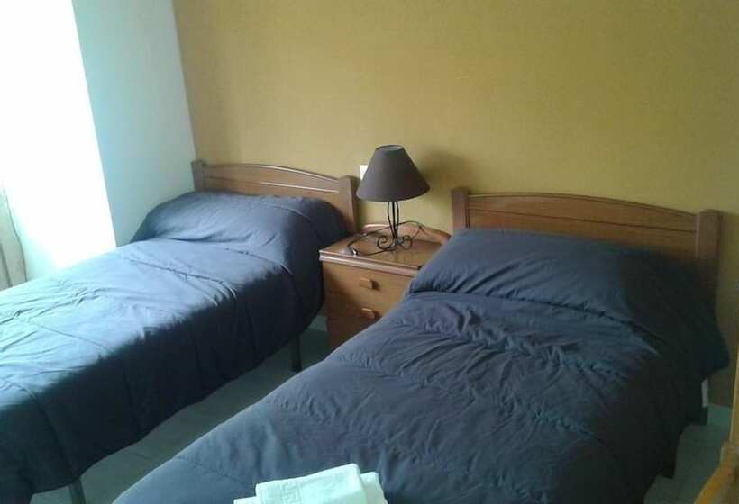 ホテル Hostal Neus