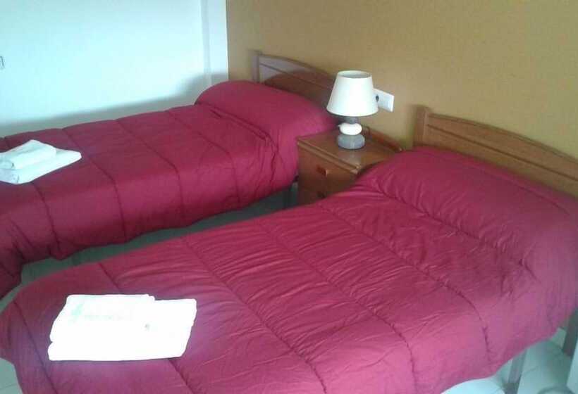 ホテル Hostal Neus