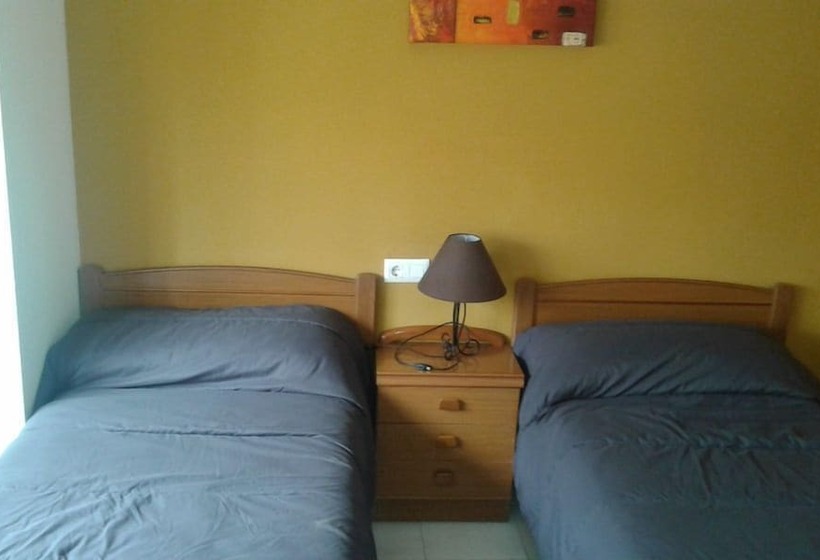 ホテル Hostal Neus