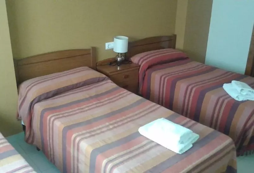 ホテル Hostal Neus