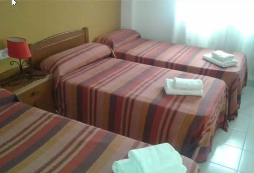 ホテル Hostal Neus