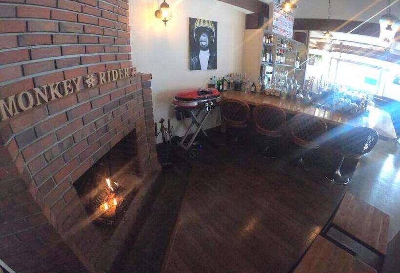 בית מלון כפרי Monkey Rider