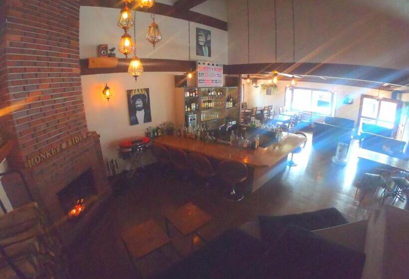 בית מלון כפרי Monkey Rider