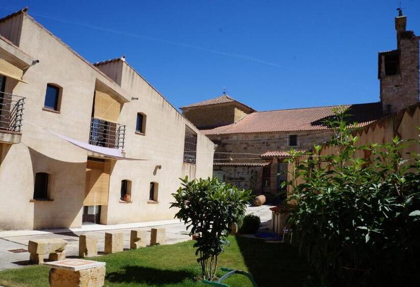 ホテル Rural El Perdigon