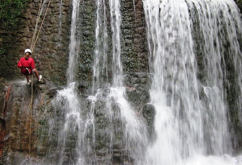 Alberg Sant Joan De Les Abadesses Xanascat