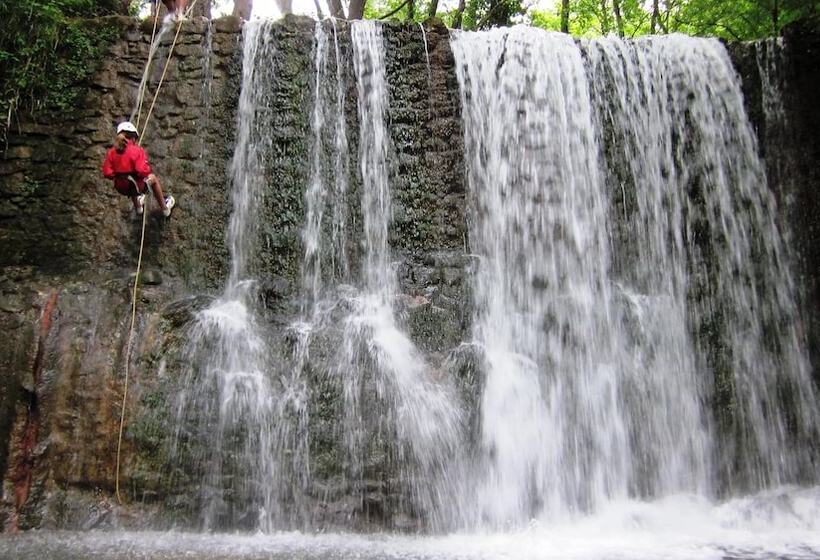 Alberg Sant Joan De Les Abadesses Xanascat