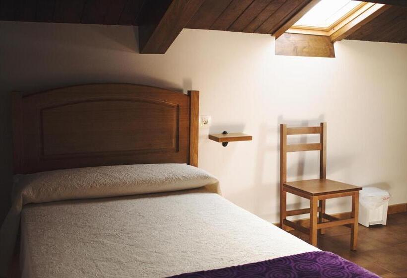 Albergue Camino Norte   Hostel