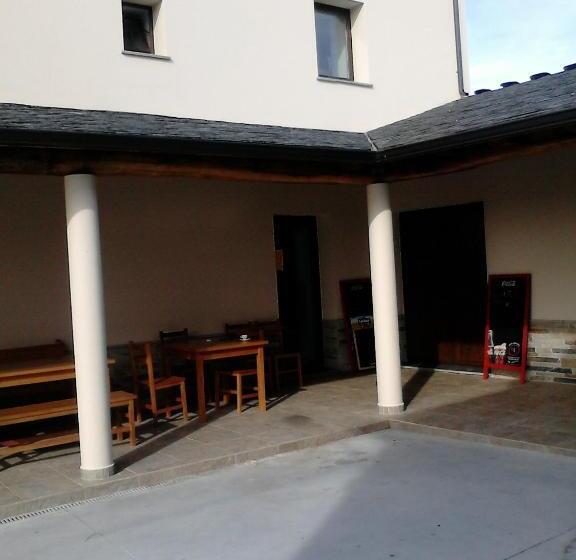 Albergue Camino Norte   Hostel