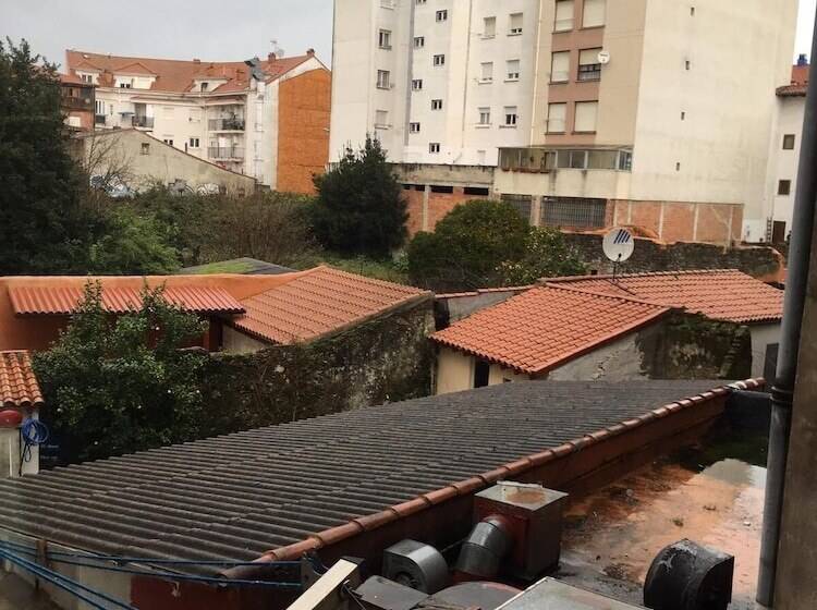 Albergue De Peregrinos La Bilbaina   Hostel