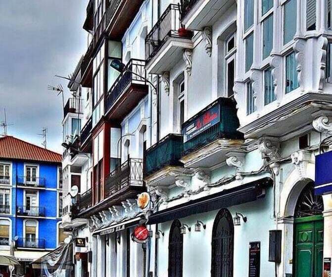 Albergue De Peregrinos La Bilbaina   Hostel