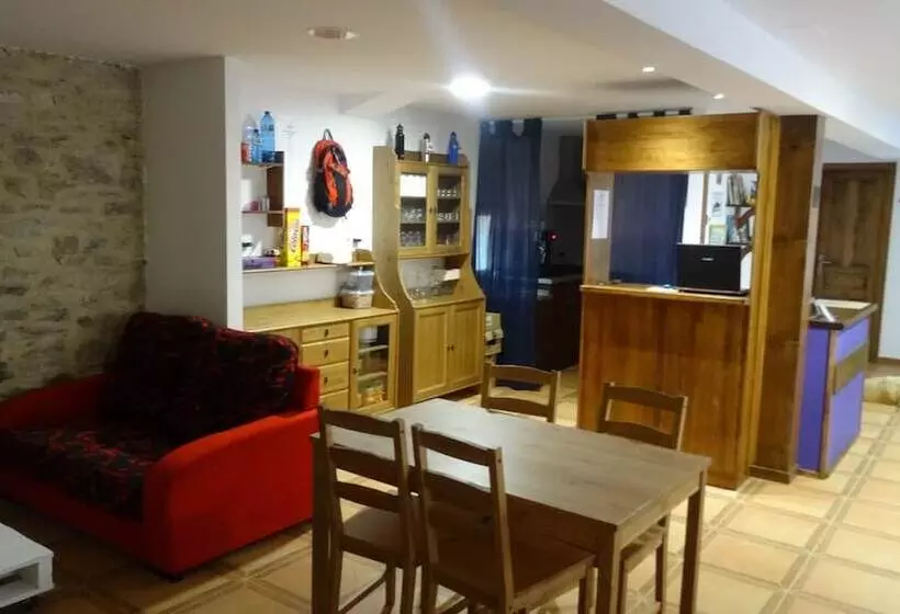 Albergue De Yebra