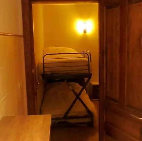 Albergue De Yebra