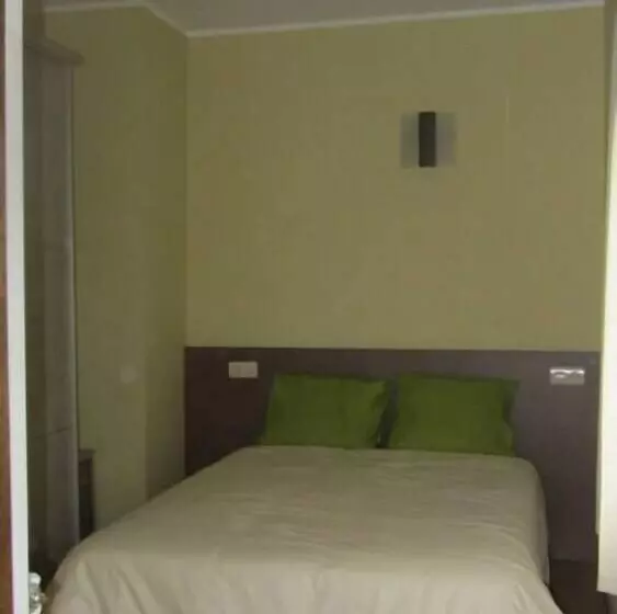 Albergue De Yebra