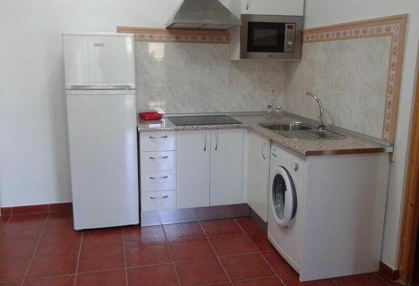 فندق صغير Hostal Restaurante El Cercao