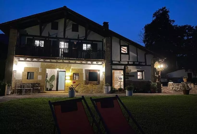 ベッドアンドブレックファースト Casa Rural Arotzenea
