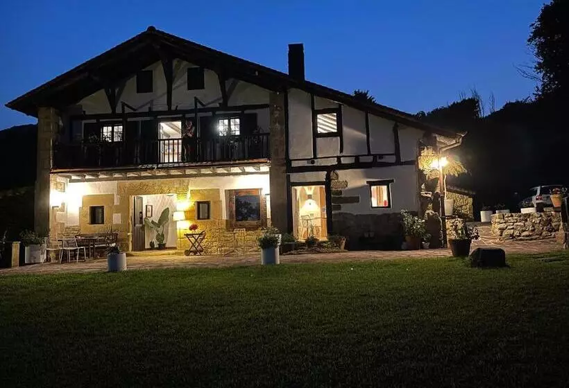 ベッドアンドブレックファースト Casa Rural Arotzenea