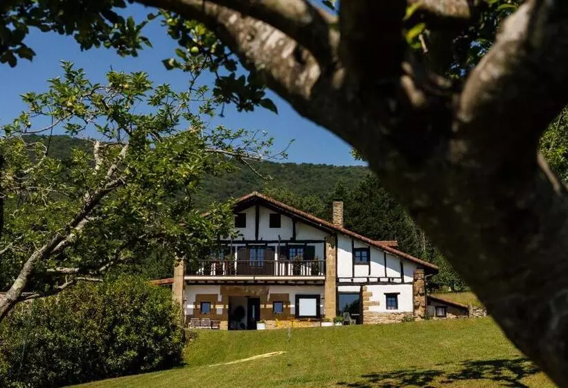 ベッドアンドブレックファースト Casa Rural Arotzenea